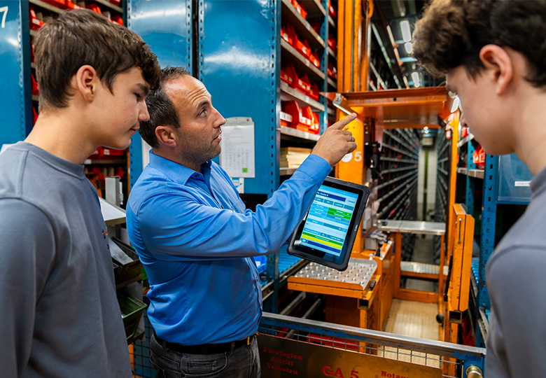 VOLLMER uses ORBIS MES on one machine for automatic production data acquisition (PDA) ORBIS MES on a machine for automatic collection of operating data (BDE) at Vollmer