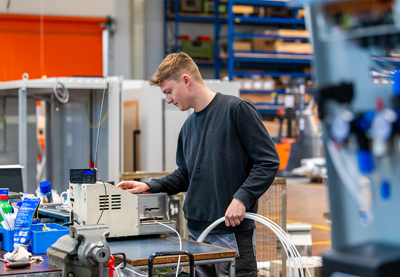 VOLLMER uses ORBIS MES on one machine for automatic production data acquisition (PDA). ORBIS MES on a machine for automatic collection of operating data (BDE) at Vollmer